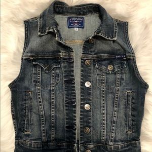 Cropped denim vest